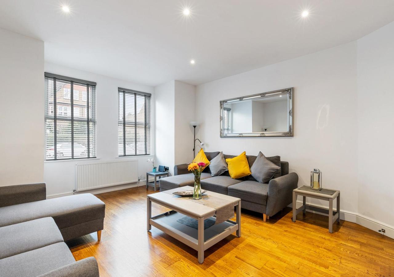 Apartamento Two Bed Flat In Bush Hill Park Enfield Exterior foto