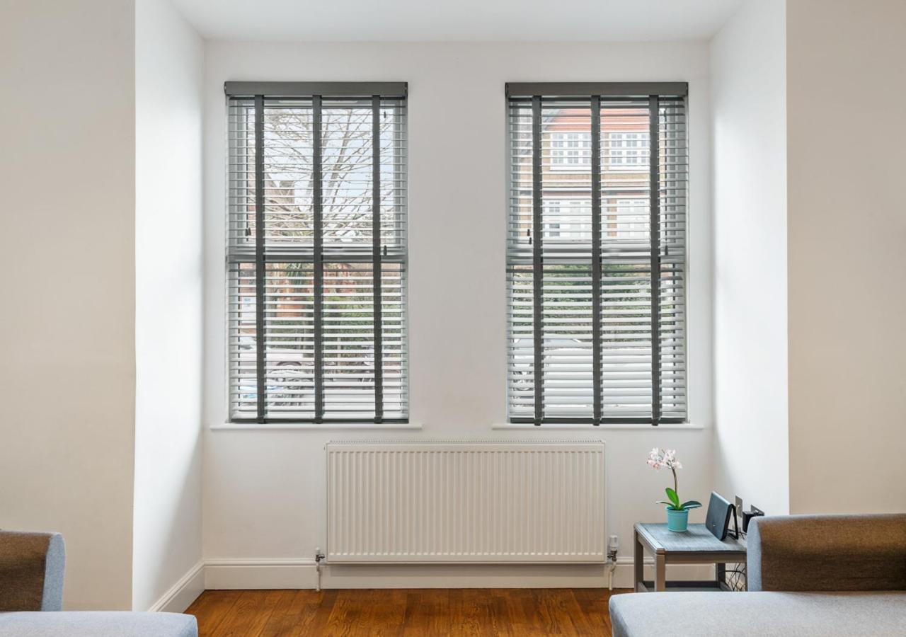 Apartamento Two Bed Flat In Bush Hill Park Enfield Exterior foto