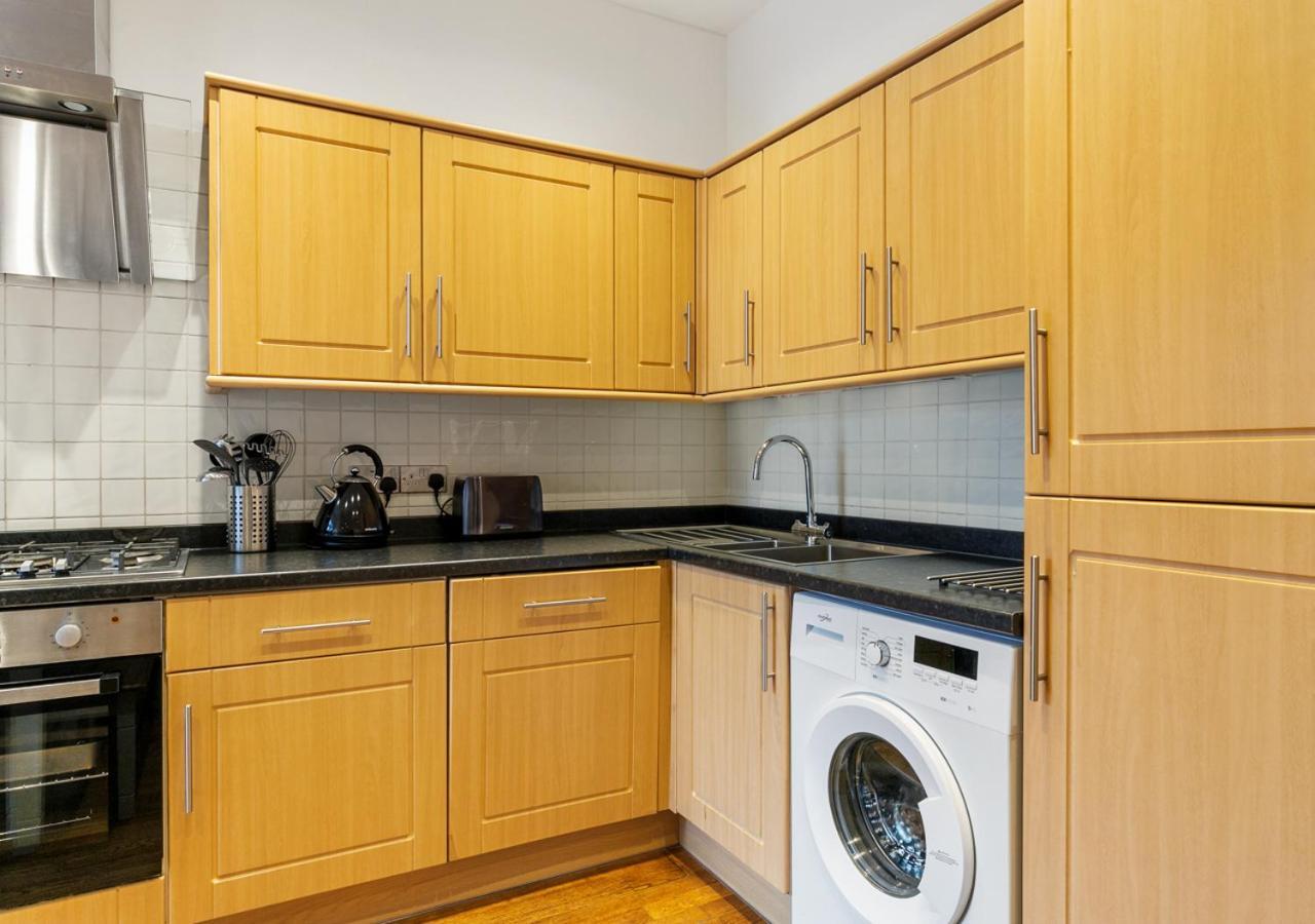 Apartamento Two Bed Flat In Bush Hill Park Enfield Exterior foto