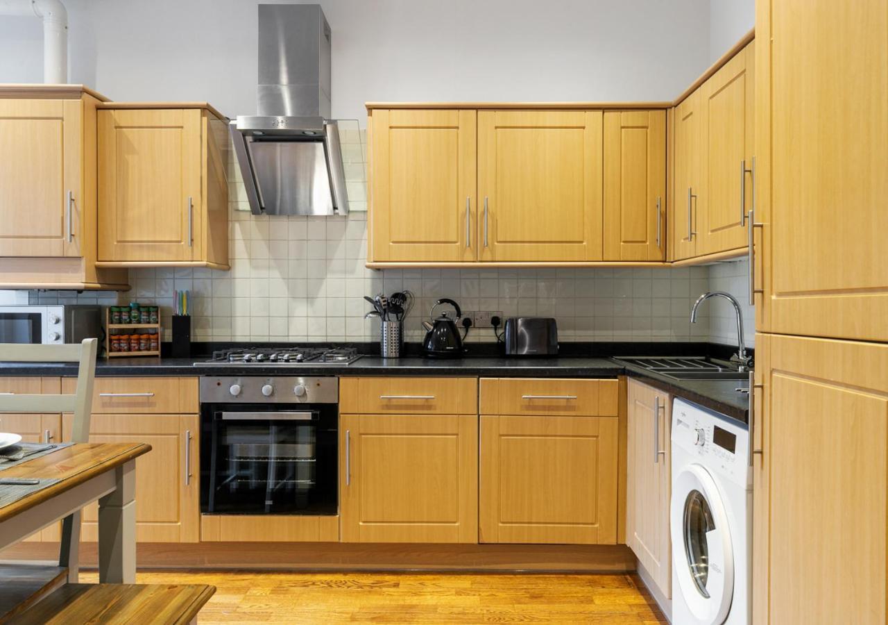 Apartamento Two Bed Flat In Bush Hill Park Enfield Exterior foto
