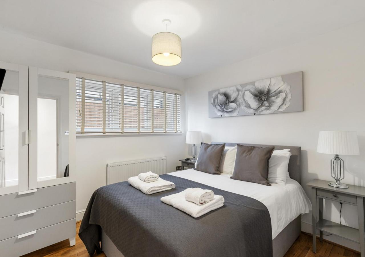Apartamento Two Bed Flat In Bush Hill Park Enfield Exterior foto