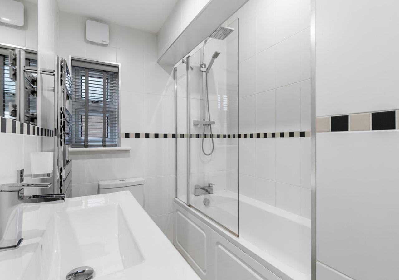Apartamento Two Bed Flat In Bush Hill Park Enfield Exterior foto