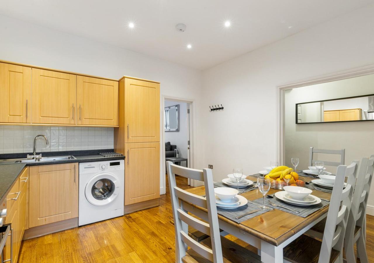 Apartamento Two Bed Flat In Bush Hill Park Enfield Exterior foto
