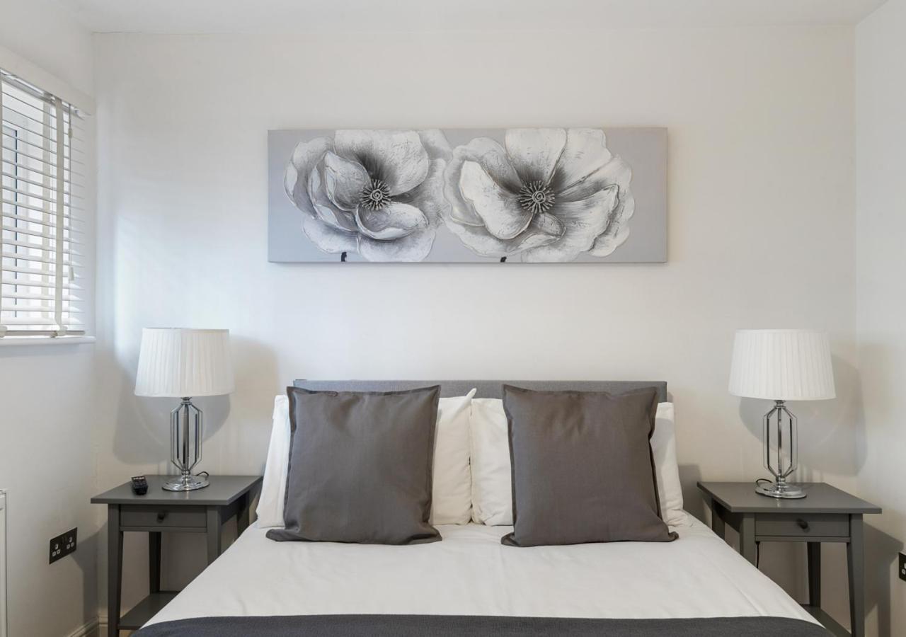Apartamento Two Bed Flat In Bush Hill Park Enfield Exterior foto